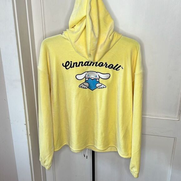 Forever 21 Cinnamoroll Velour Embroidered Hoodie Yellow Size Medium - Picture 1 of 4